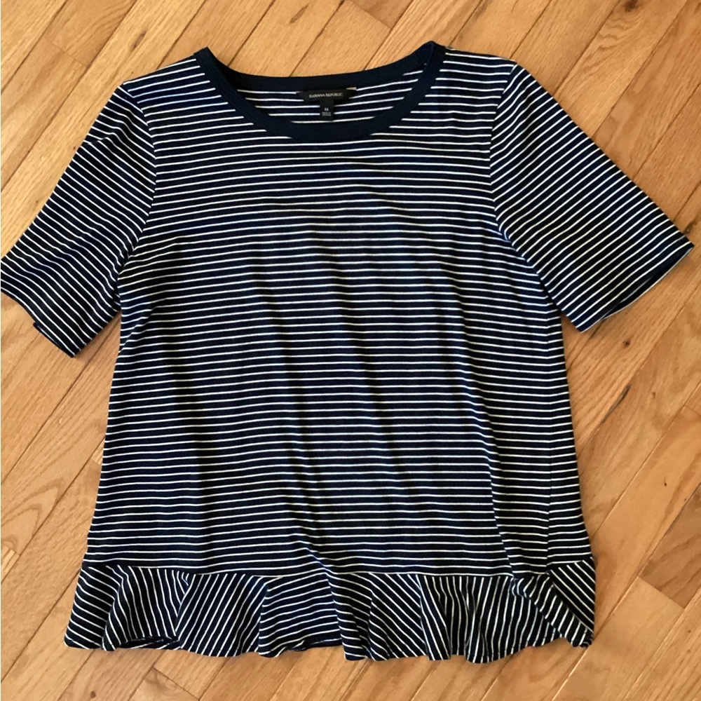 NEVER WORN! BANANA REPUBLIC PIMA COTTON TEE - RUFFLE HEM AMOST ELBOW SLEEVE M